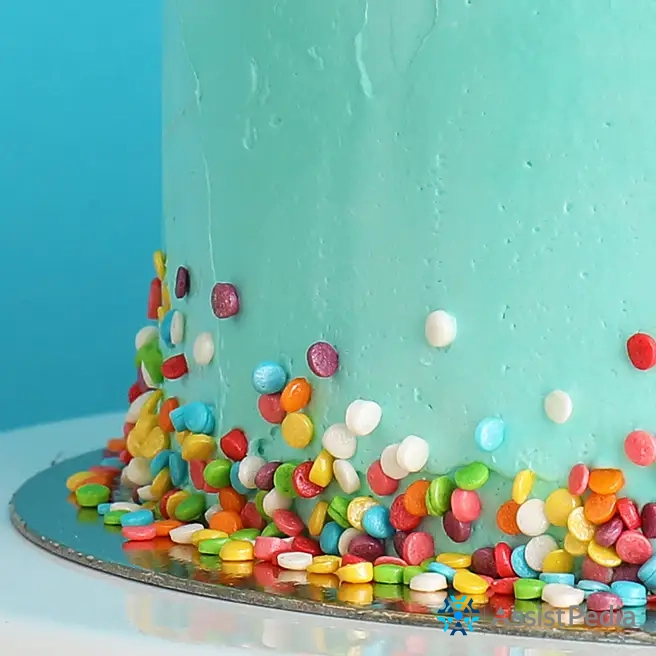 Classic Vanilla Bean Celebration Cake — 1 kg
